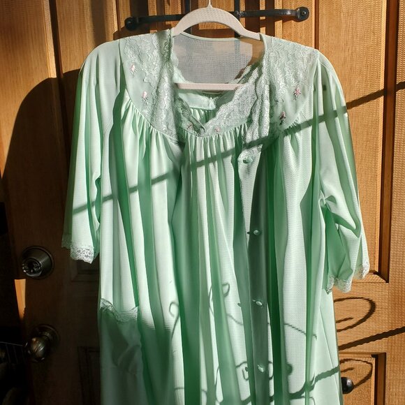 Shadowline Other - Vintage Shadowline Peignior Set